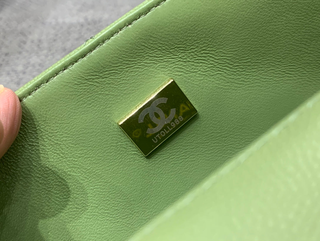 MINI SAC À RABAT CARRÉ 17 CM VERT CAVIAR QUINCAILLERIE OR