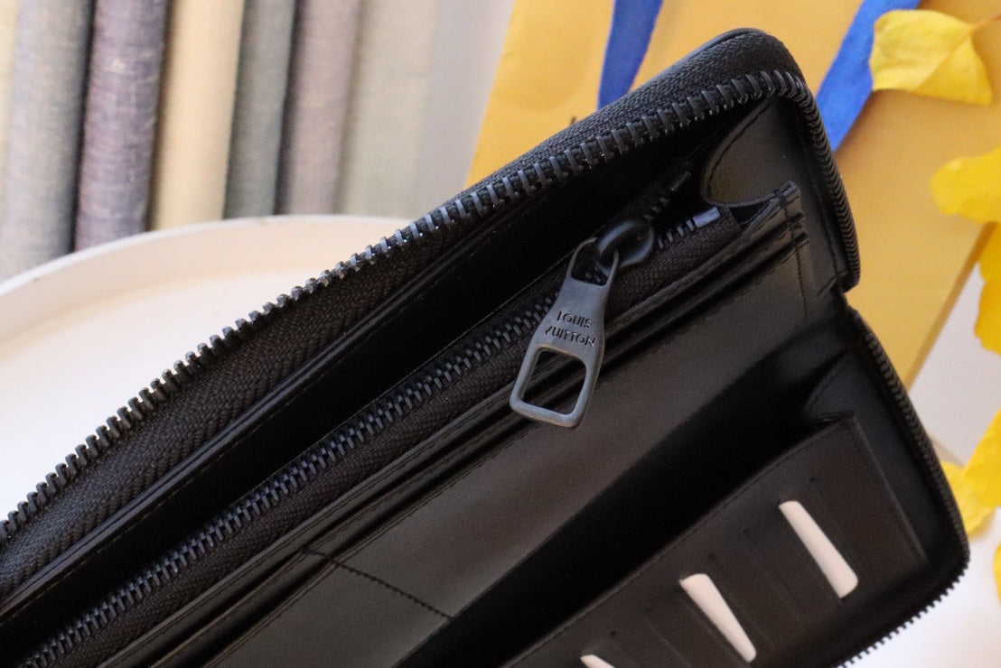 PORTEFEUILLE ZIPPY 10 EN CUIR DE VEAU AÉROGRAMME NOIR