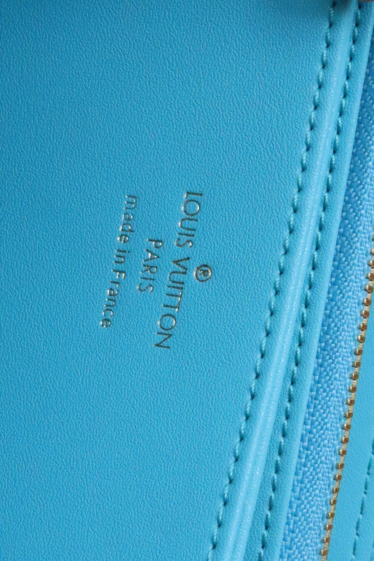 PORTEFEUILLE ZIPPY 19 BLEU NUAGE EN CUIR D'AGNEAU GAUFRÉ