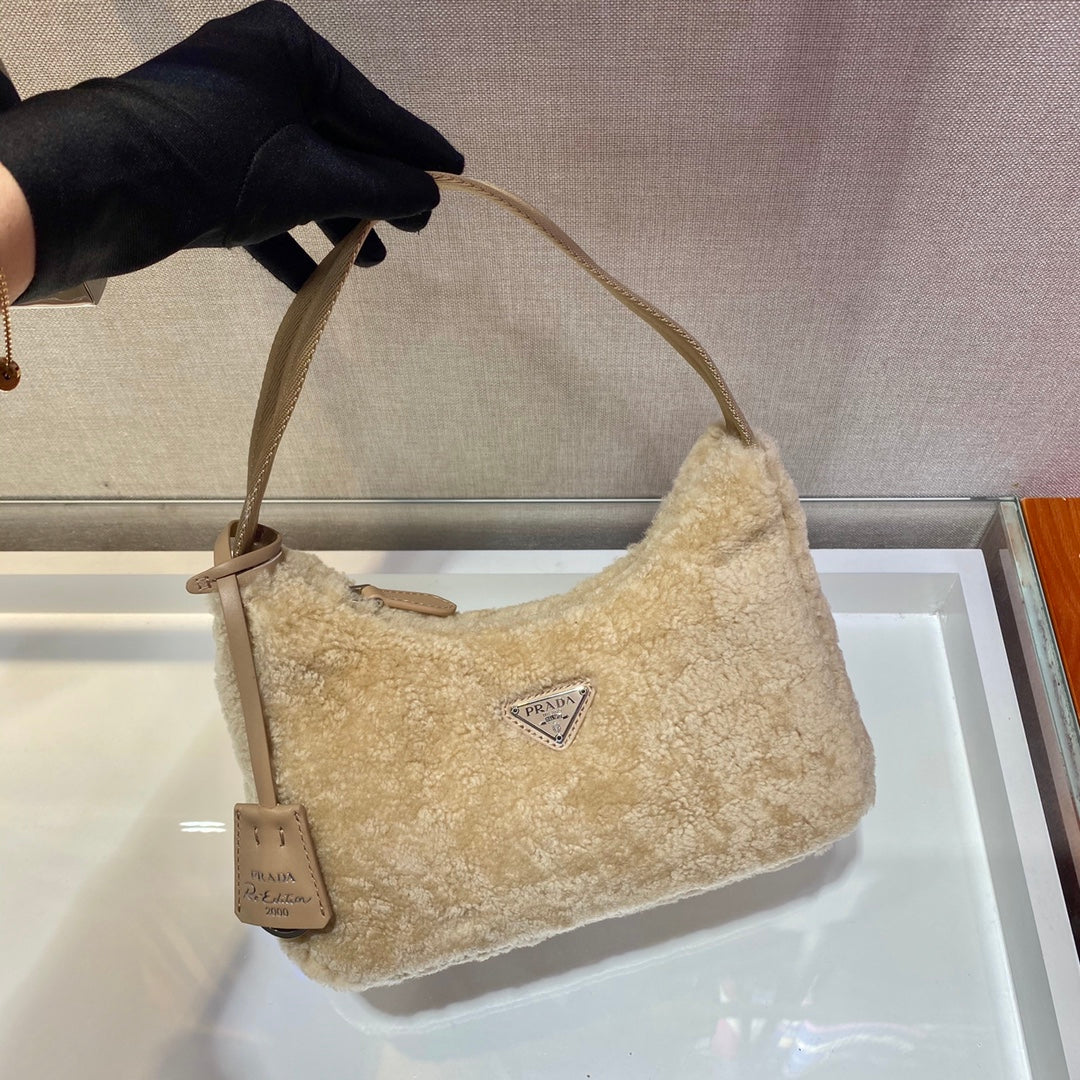SAC HOBO 23 EN PEAU LAINE BEIGE