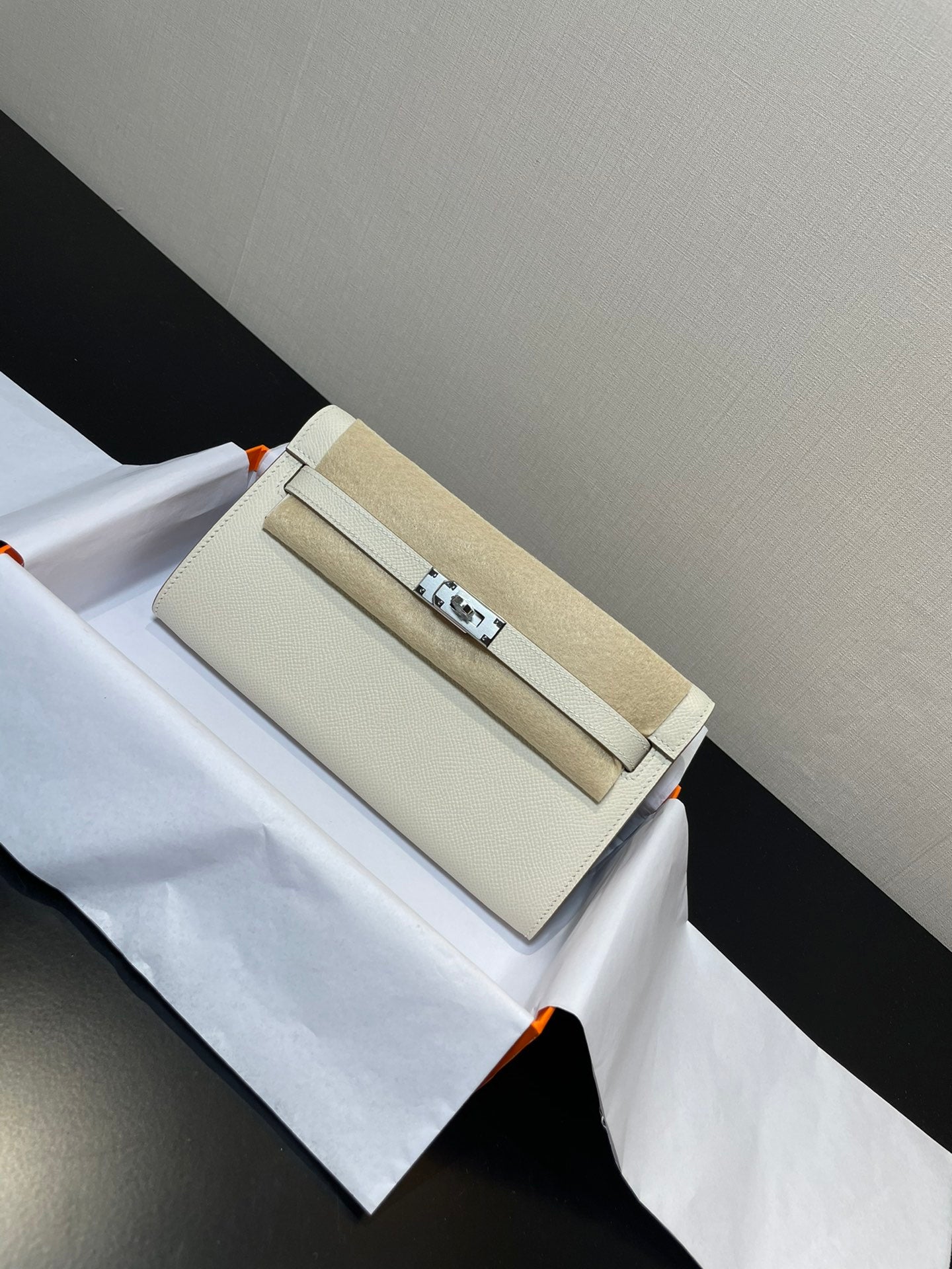 ケリー トゥ ゴー ウォレット 20.5 ホワイト エプソム シルバー金具