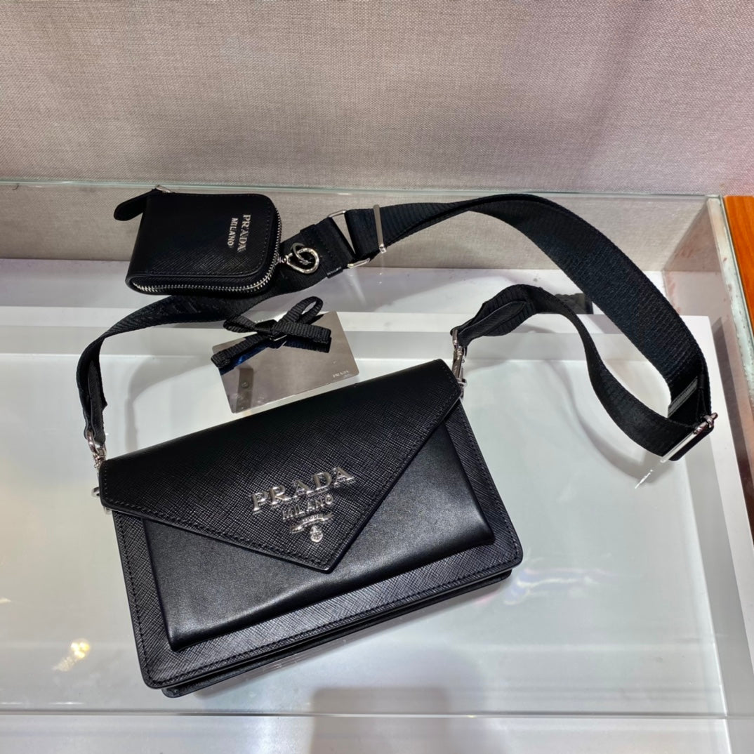 SAC À RABAT ENVELOPPE 20 EN CUIR SAFFIANO NOIR