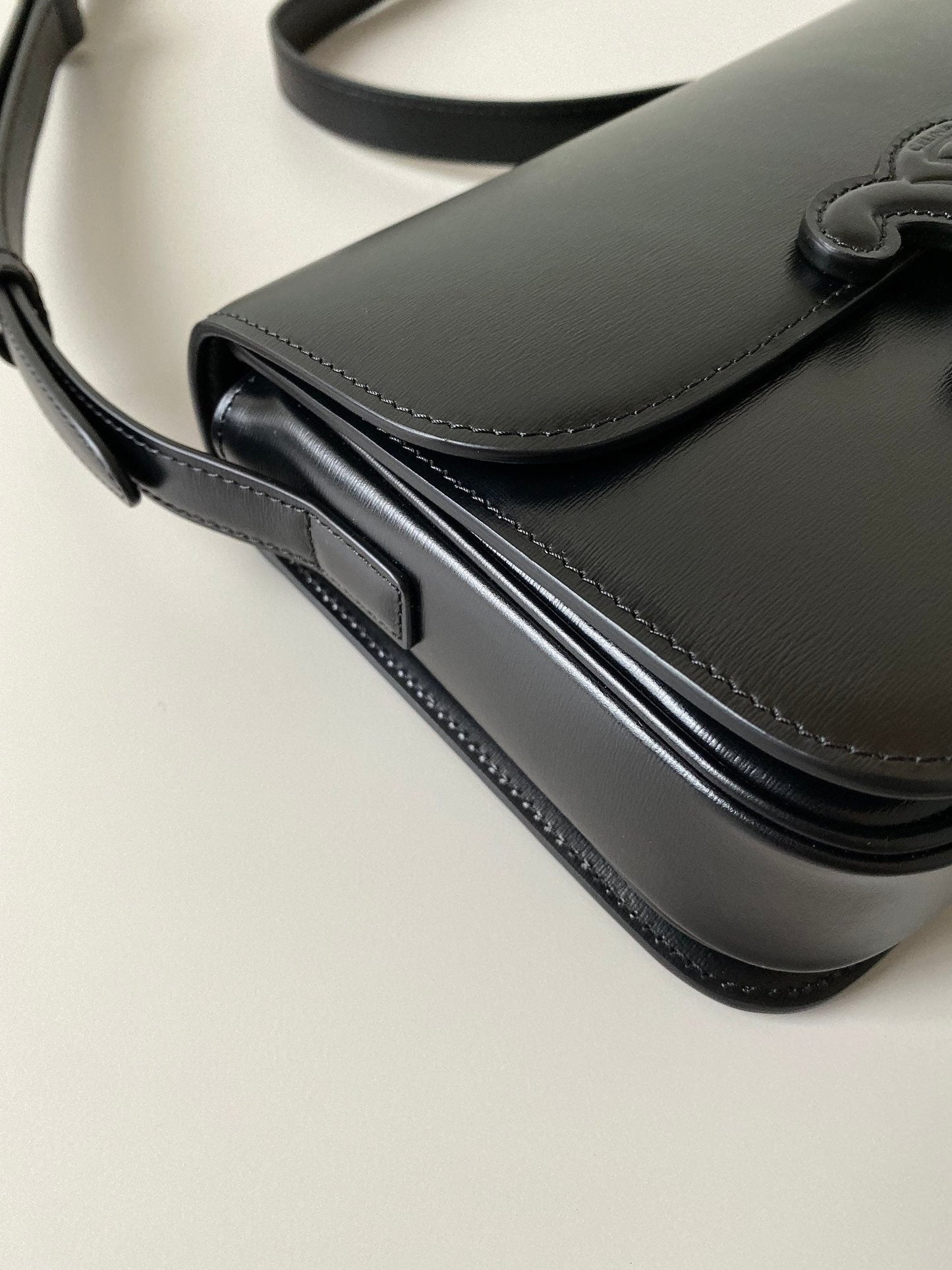 CLASSIQUE TRIOMPHE 22 CUIR DE VEAU TOUT NOIR