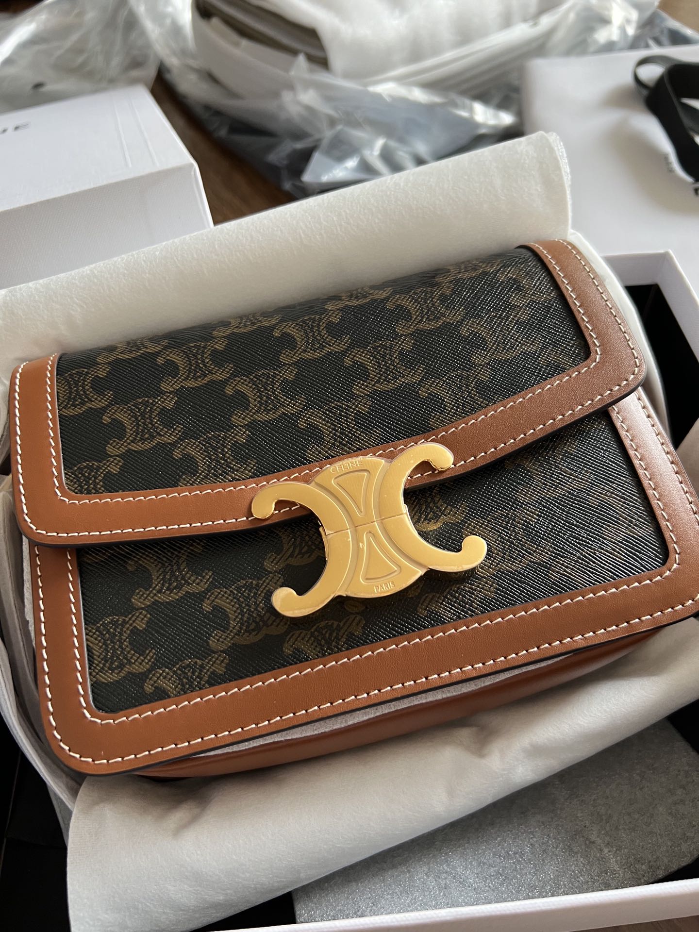 TEEN TRIOMPHE 18.5 TAN MONOGRAM TOILE CUIR DE VEAU MARRON