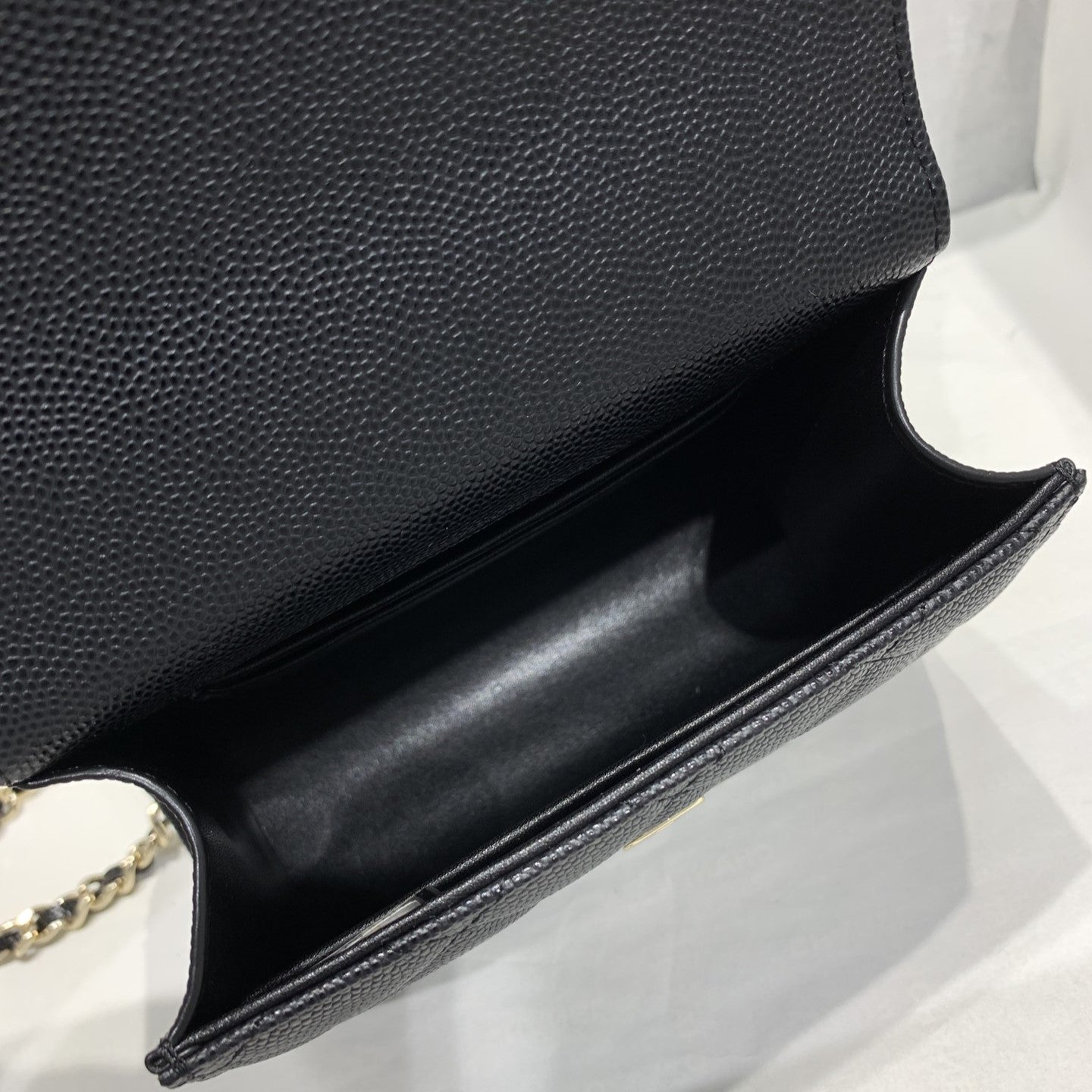 Sac à rabat 23P 15 cm Noir Caviar Quincaillerie dorée
