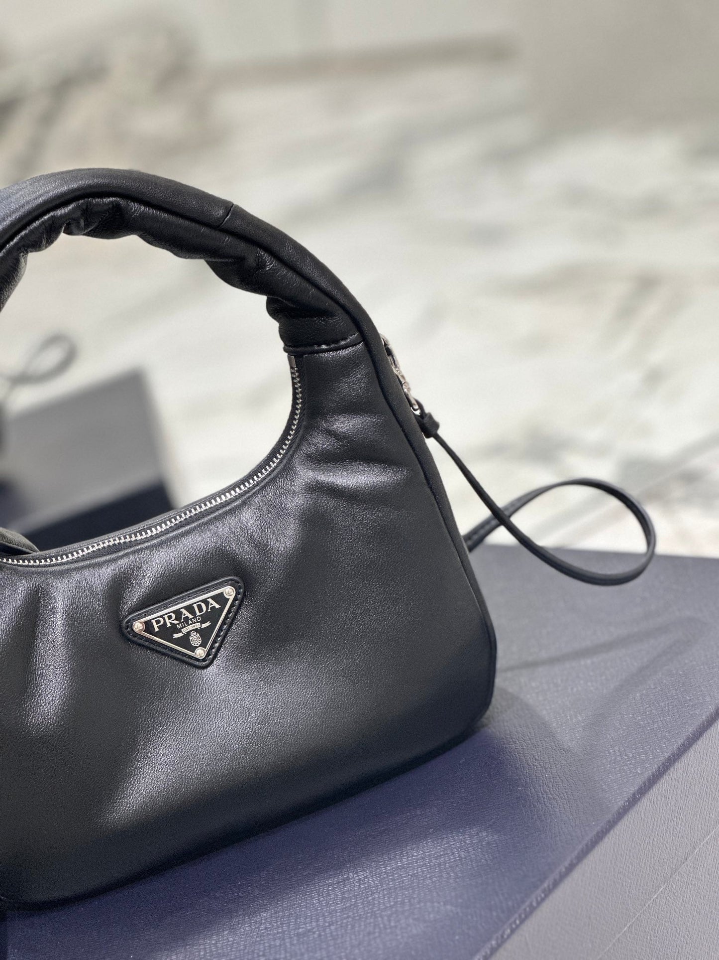 SAC HOBO 21 EN CUIR D'AGNEAU SOUPLE NOIR