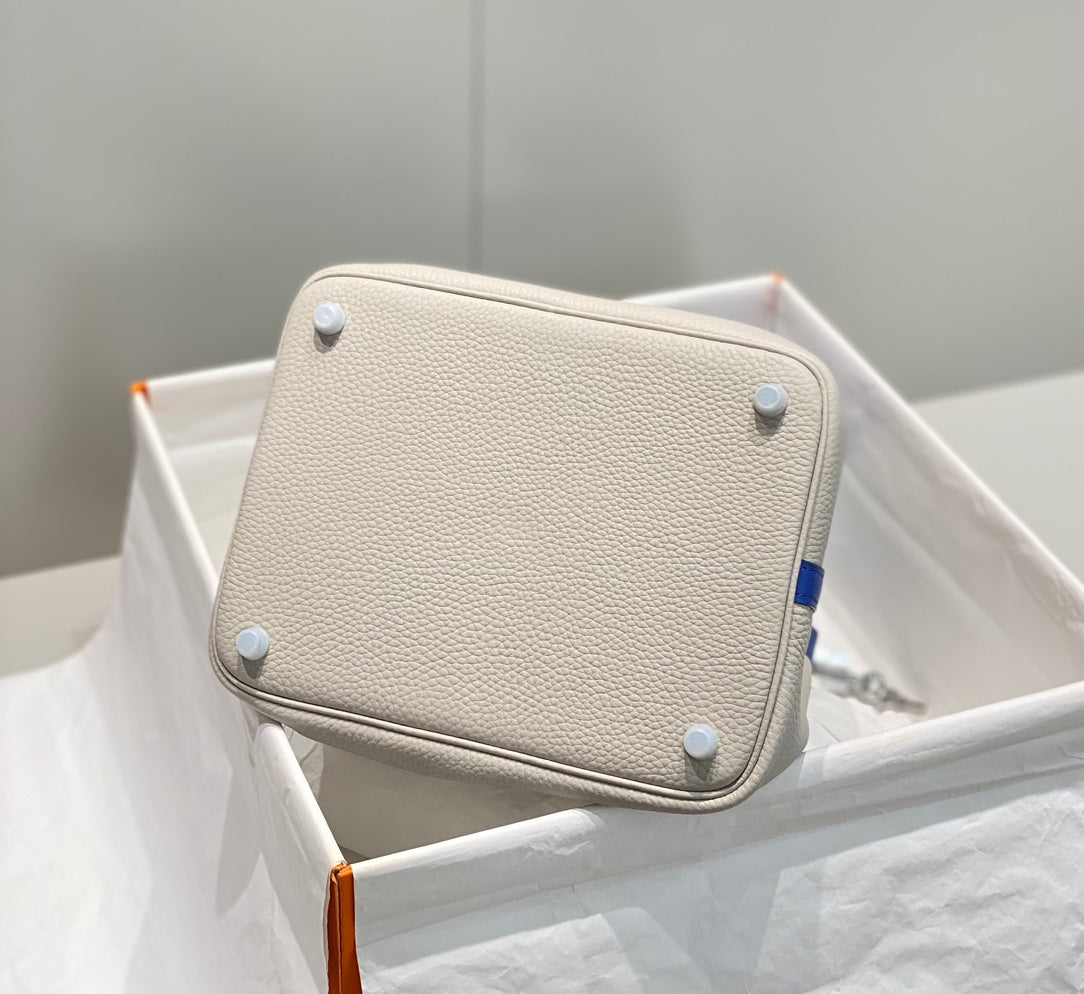HM PICOTIN LOCK 22 CUIR TOGO BLANC ET COBALT