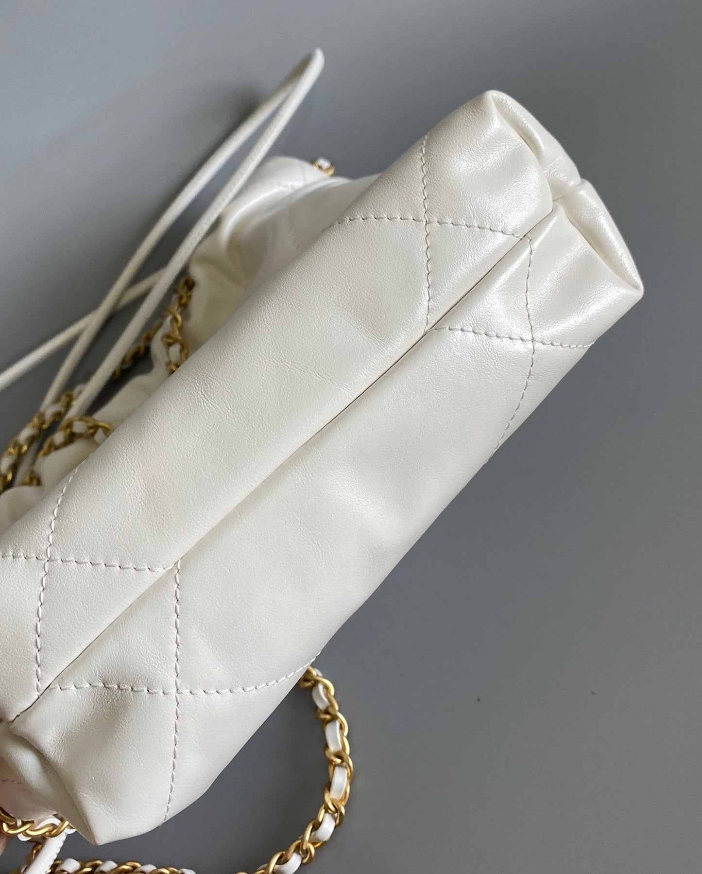 CC HOBO MINI 20CM CUIR D'AGNEAU BLANC GHW