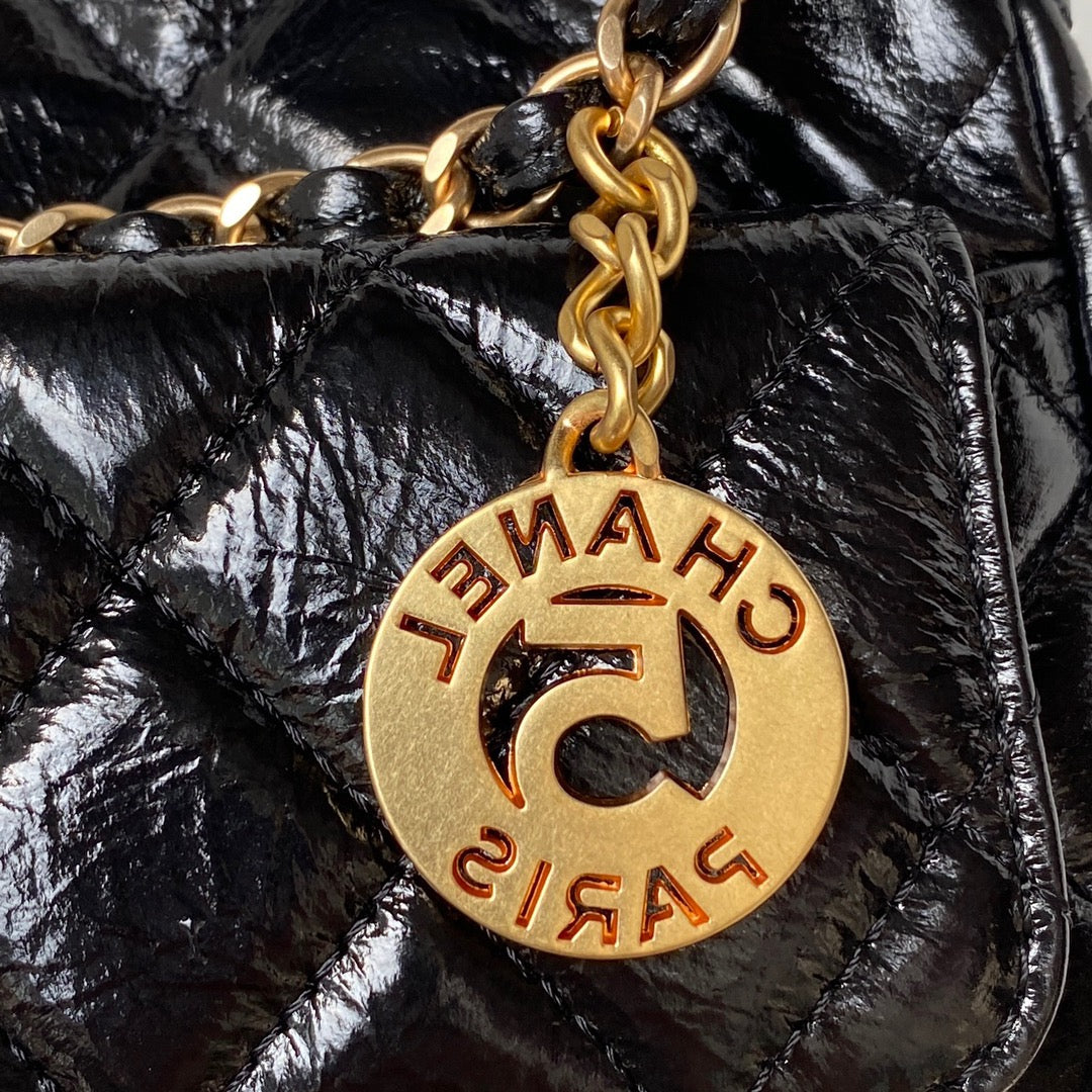 sac hobo cc 21,5 en cuir noir huilé et ciré