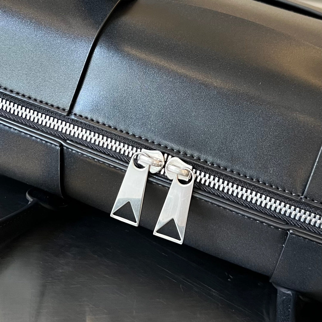 SAC ARCO 36 EN CUIR D'AGNEAU NOIR