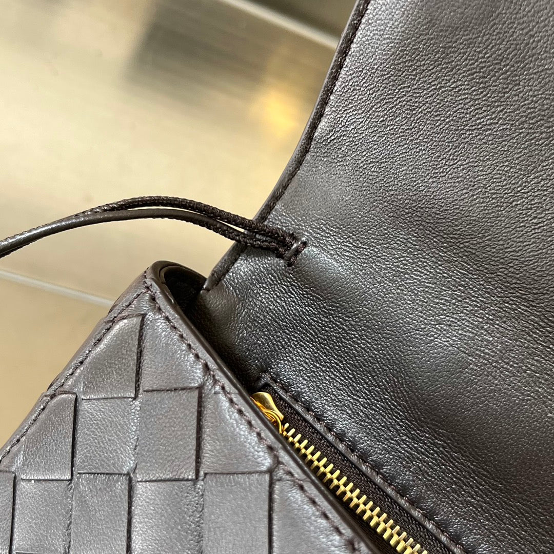BV ロングクラッチ アンディアモ ハンドル付き 31cm チョコレート カーフスキン Ghw