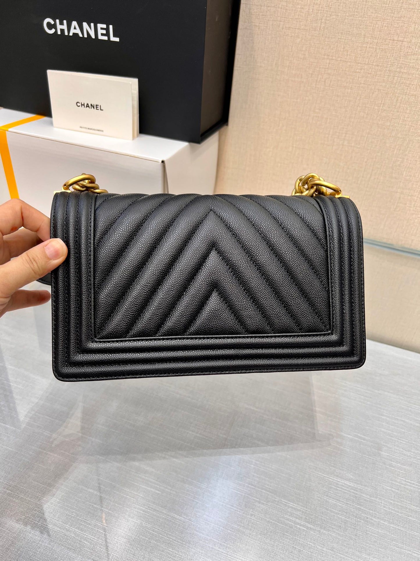 SAC GARÇON MOYEN 25 NOIR CHEVRON CAVIAR QUINCAILLERIE RUTHÉNIUM