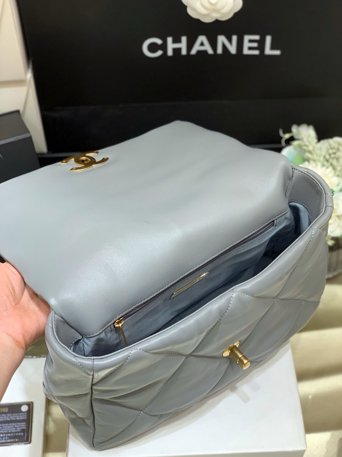 19 SAC À RABAT 30 CUIR DE CHÈVRE GRIS QUINCAILLERIE OR - LA MEILLEURE QUALITÉ