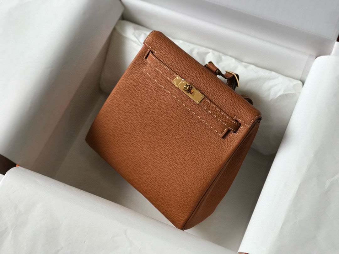 SAC À DOS KELLY ADO 22 TOGO EN CUIR DE VEAU MARRON, QUINCAILLERIE DORÉ