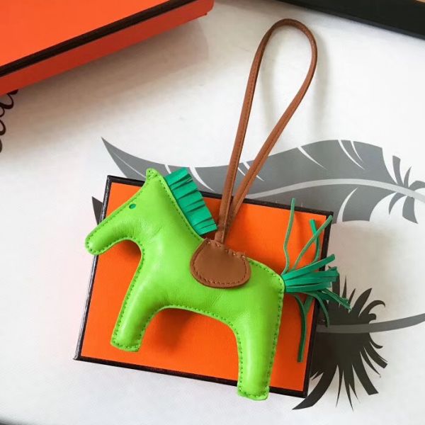 Bijou de sac HM Rodeo Horse en cuir vert fruité mélangé camel/vert