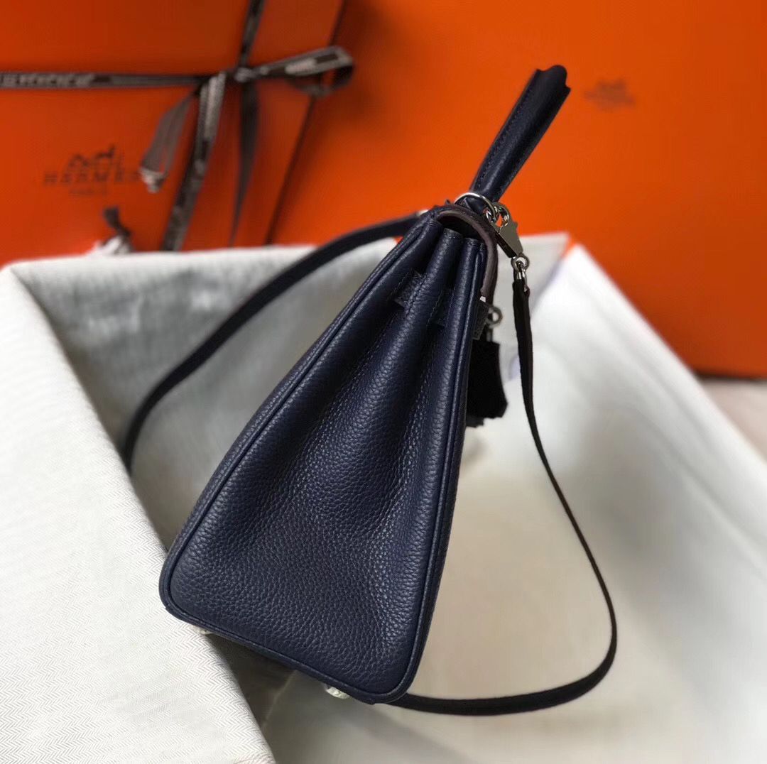 HM ケリー 28cm ダークブルー トーゴレザー シルバー金具