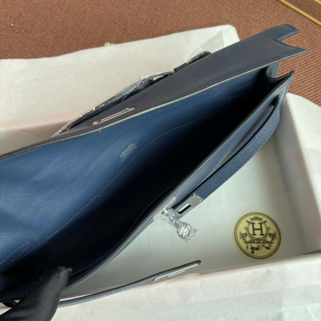 HM ケリーカット 31cm ネイビー スウィフトレザー ショーツ