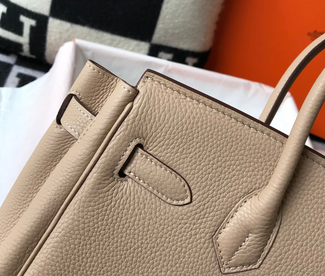 Sac HM Birkin 35 cm en cuir Togo beige et accessoires dorés
