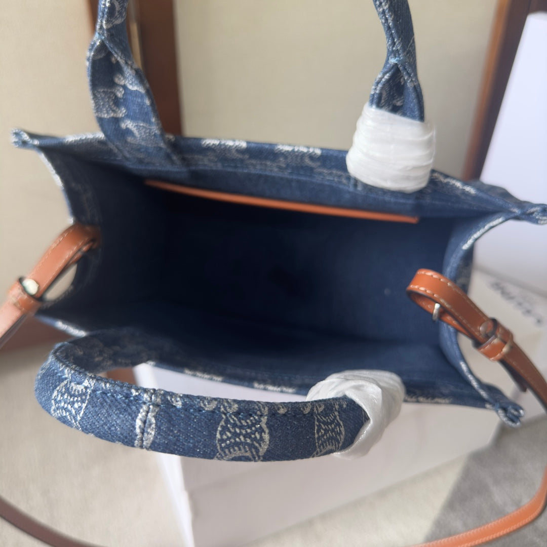 PETIT CABAS THAÏS 25 EN DENIM TRIOMPHE BLEU BAYOUX ET CUIR DE VEAU MARRON BRONZE