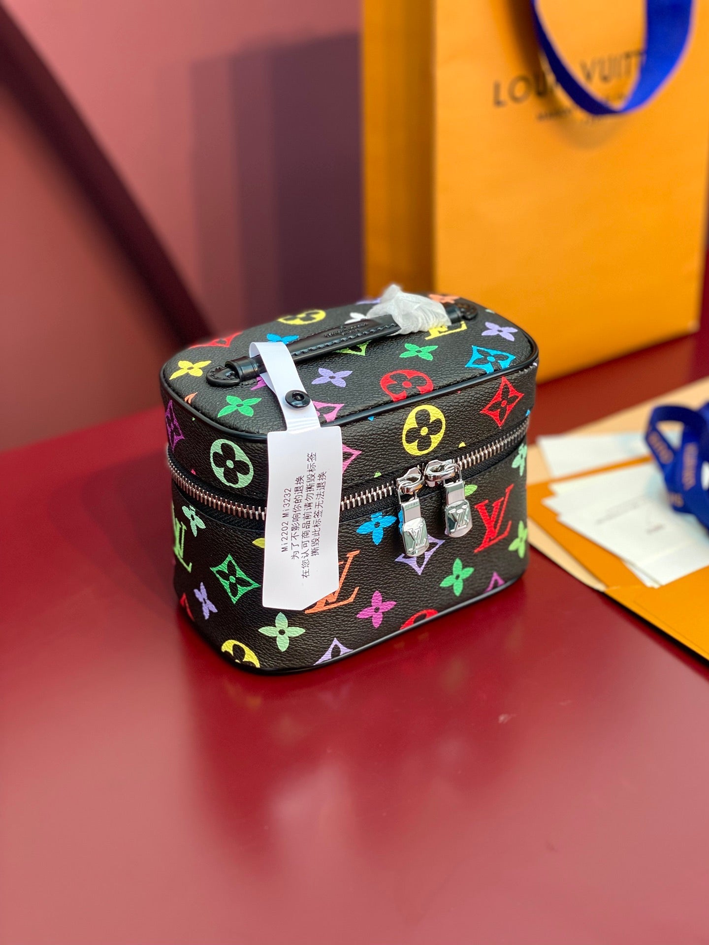 Joli sac Nano 14 pouces en toile monogrammée colorée avec fermeture éclair argentée