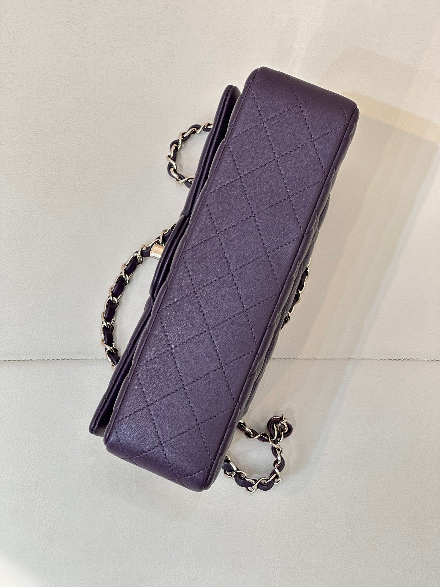 クラシックフラップ 25cm バイオレットラムスキン ライトゴールド金具
