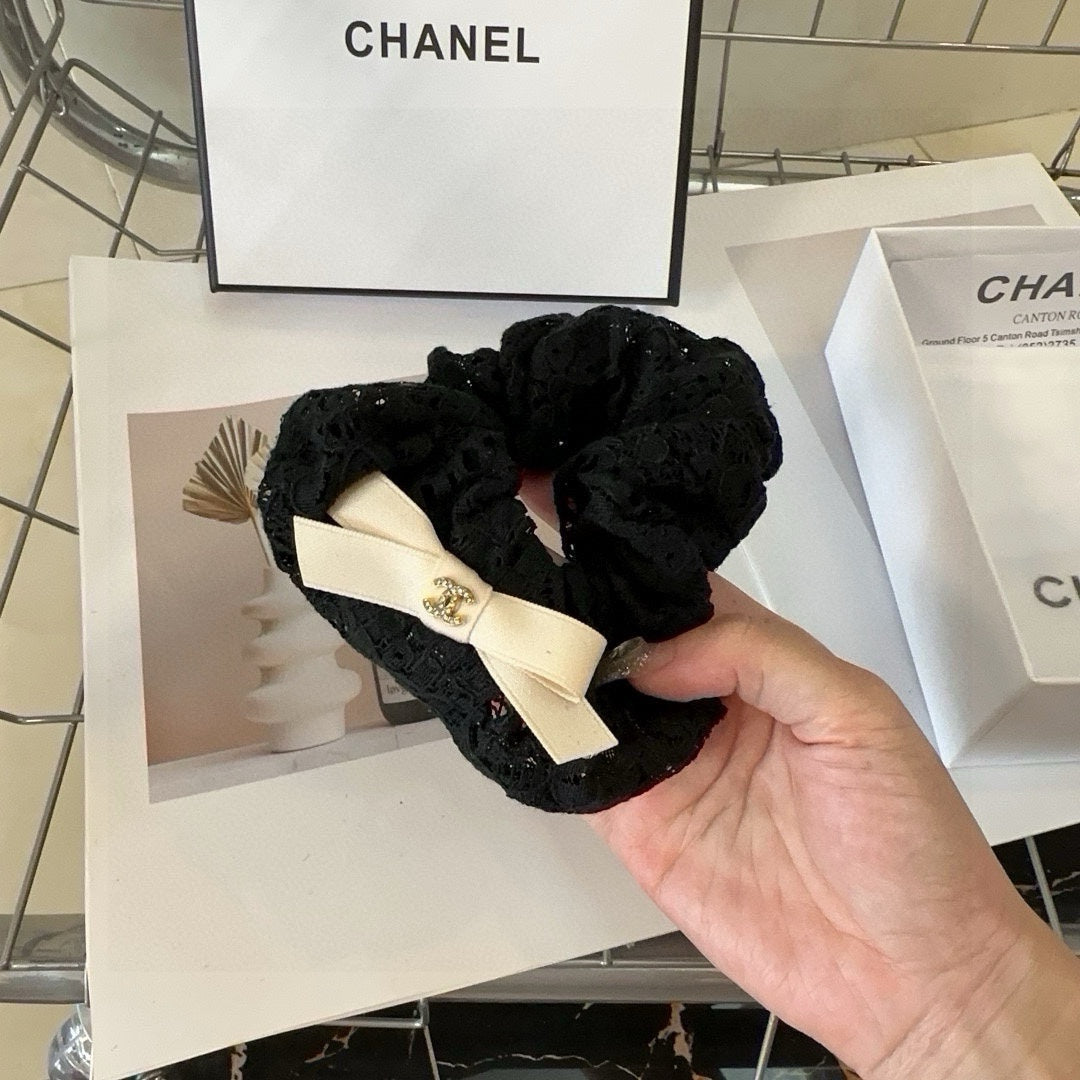 Chouchou en tissu froissé noir 418917