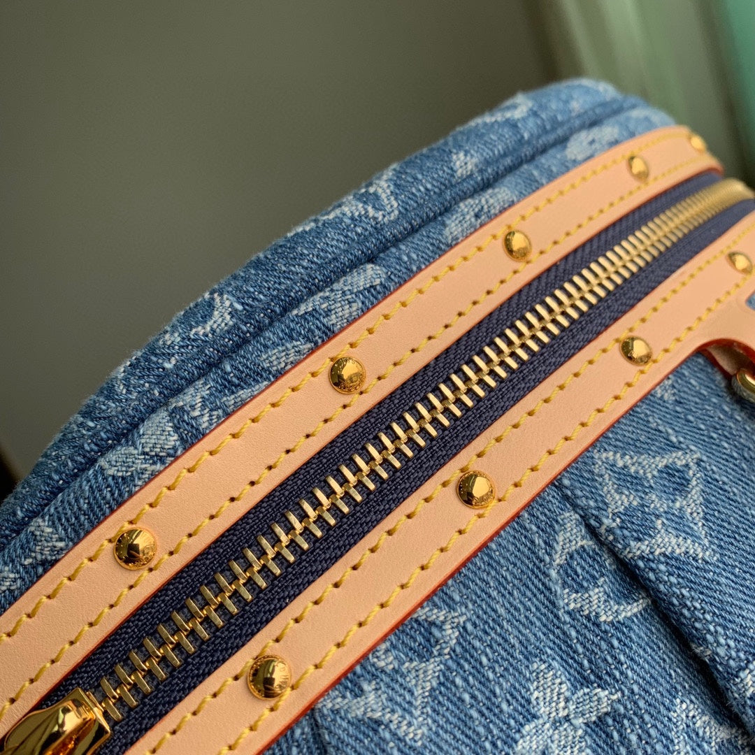 TAILLE HAUTE 38 EN DENIM MONOGRAMME BLEU QUINCAILLERIE DORÉ