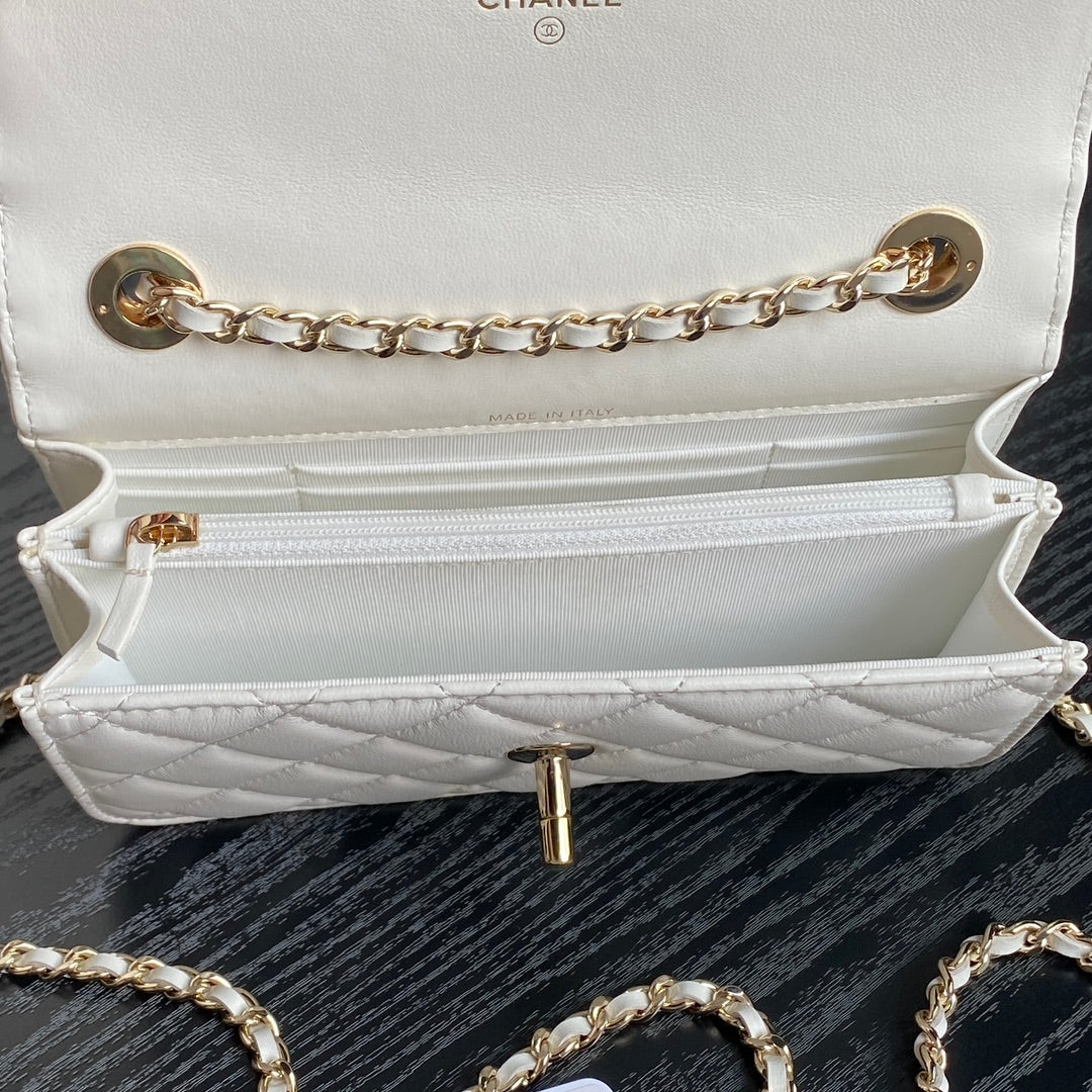 Sac tendance CC 24B 18,5 cm en cuir d'agneau blanc et accessoires dorés