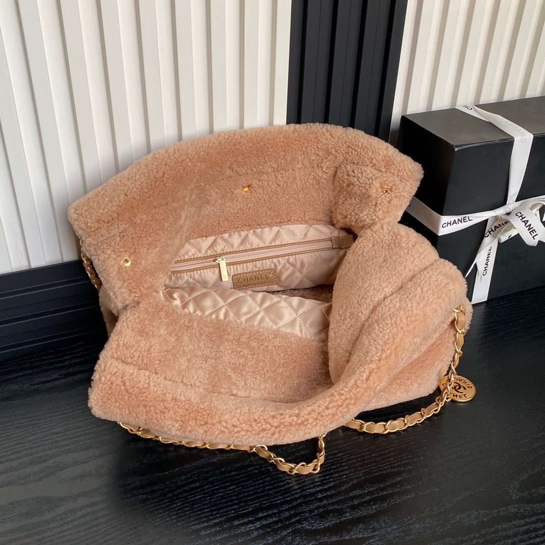Sac Hobo CC 24K 22 39 cm en laine marron et fourrure