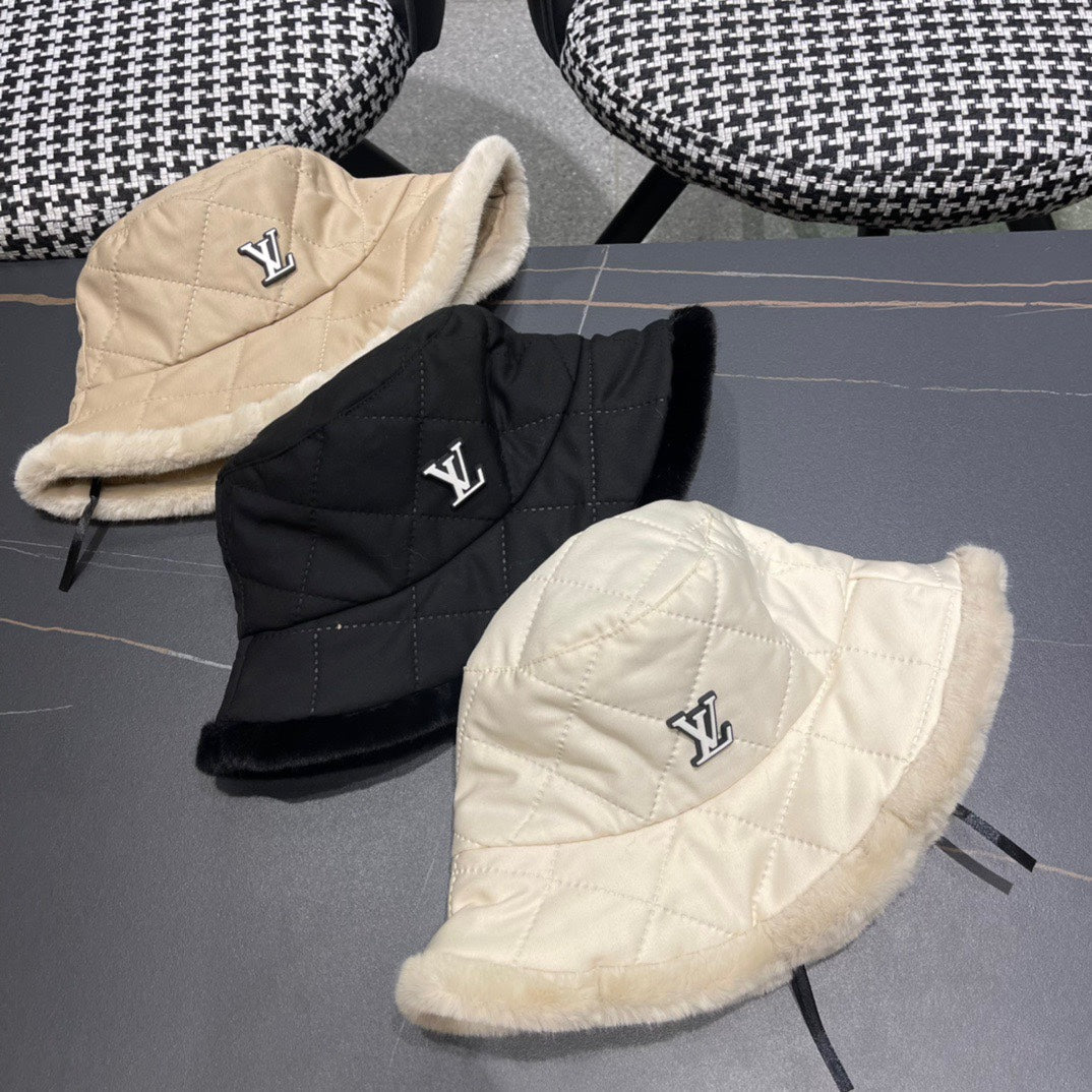 CHAPEAU BUCKET EN COTON NOIR ET FOURRURE D'AGNEAU 420923
