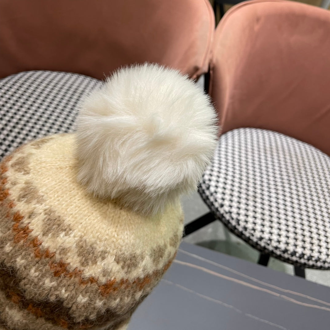 BONNET D'HIVER EN PELUCHE COLORÉ 431201
