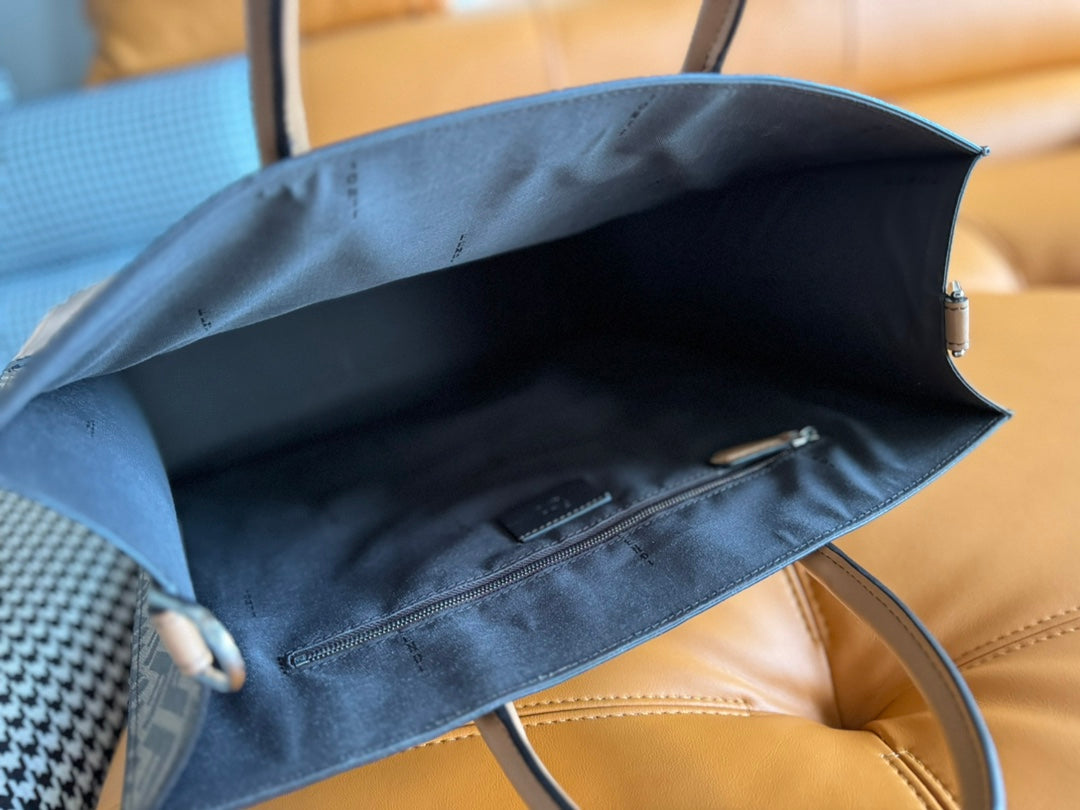 SAC FENDI 38 FF MONOGRAMME FF CUIR DE VEAU MARRON CAMEL AVEC BANDOULIÈRE
