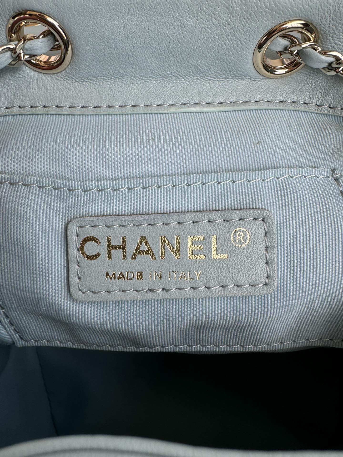 Sac à dos Duma 18 cm en cuir d'agneau bleu turquoise et accessoires dorés clairs