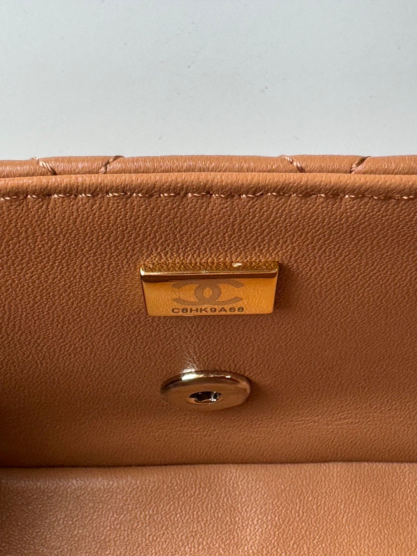 SAC À RABAT 20 EN CUIR D'AGNEAU MARRON BRONZE AVEC POIGNÉE