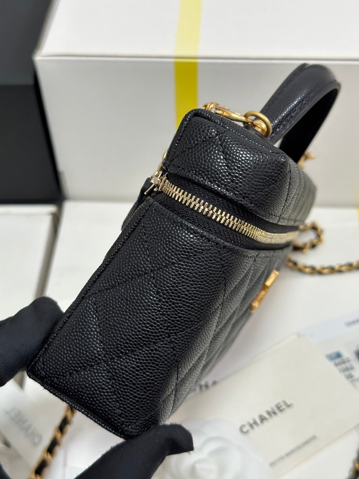 CC 25P Vanity Case 19.5cm Black Calfskin Gold Hardware 243586