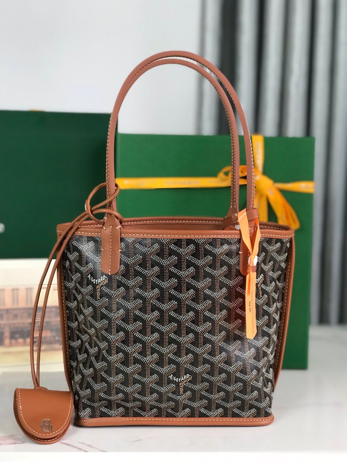 Mini sac Anjou 20 en cuir de veau beige et toile goyardine noire