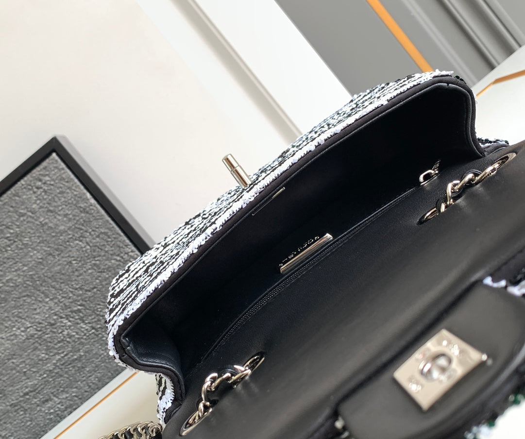 sac à rabat moyen 25 noir blanc paillettes matériel argenté