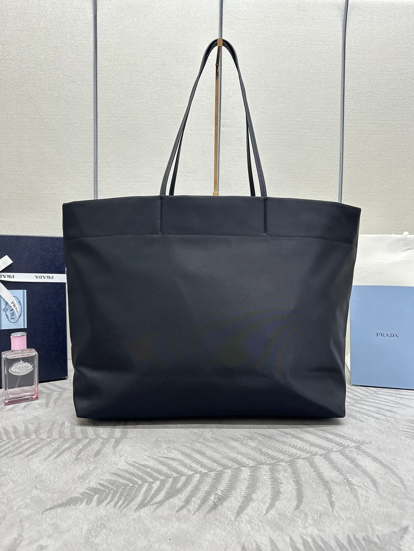 SAC CABAS MOYEN 40 EN TISSU RE-NYLON NOIR