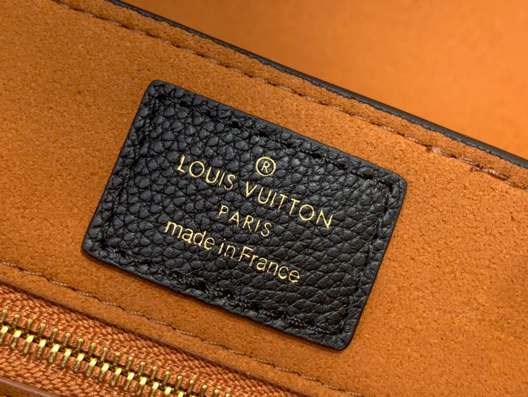 Sac messager LV Low Key en cuir de veau noir 205010
