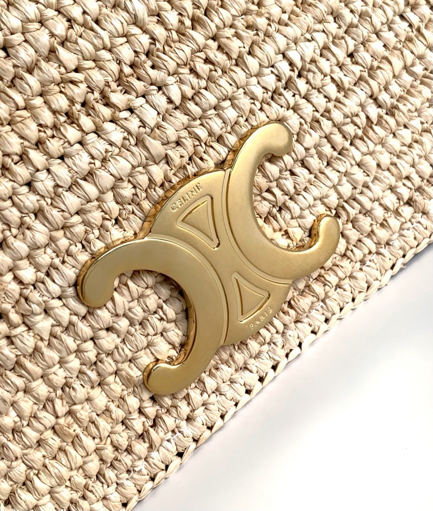 Celin Multipochette 23 en cuir de veau beige avec garnitures en raphia