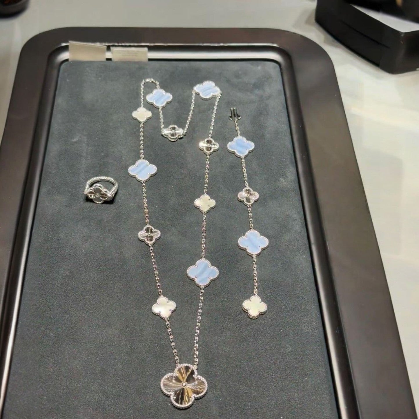 DETACHABLE CLOVER 15(11+4) FLOWER SILVER NECKLACE SET