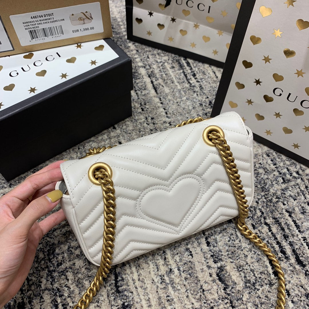 GG Marmont 22 cm en cuir de veau blanc avec finitions dorées