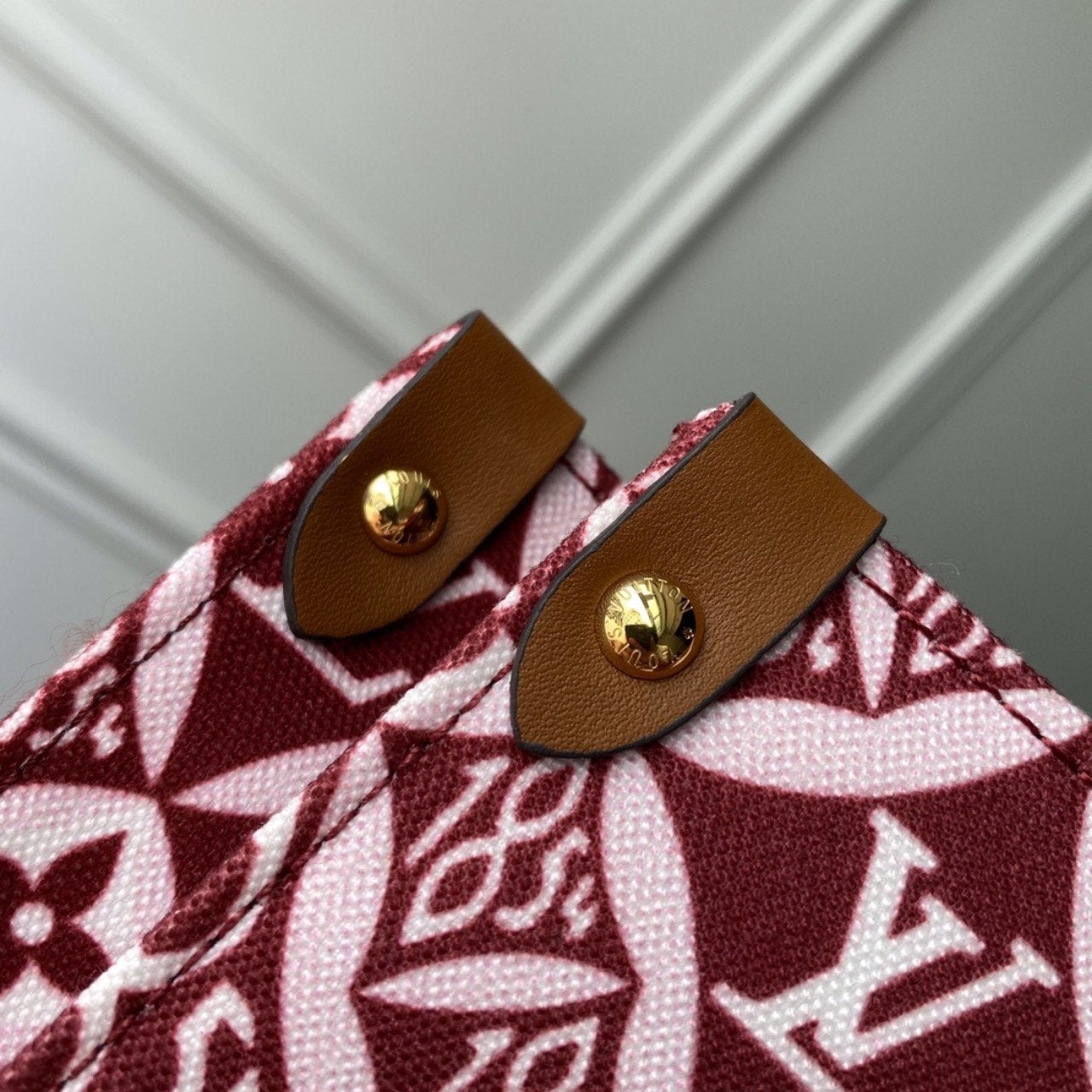 LV SINCE 1854 オンザゴー GM ボルドーレッド テキスタイル