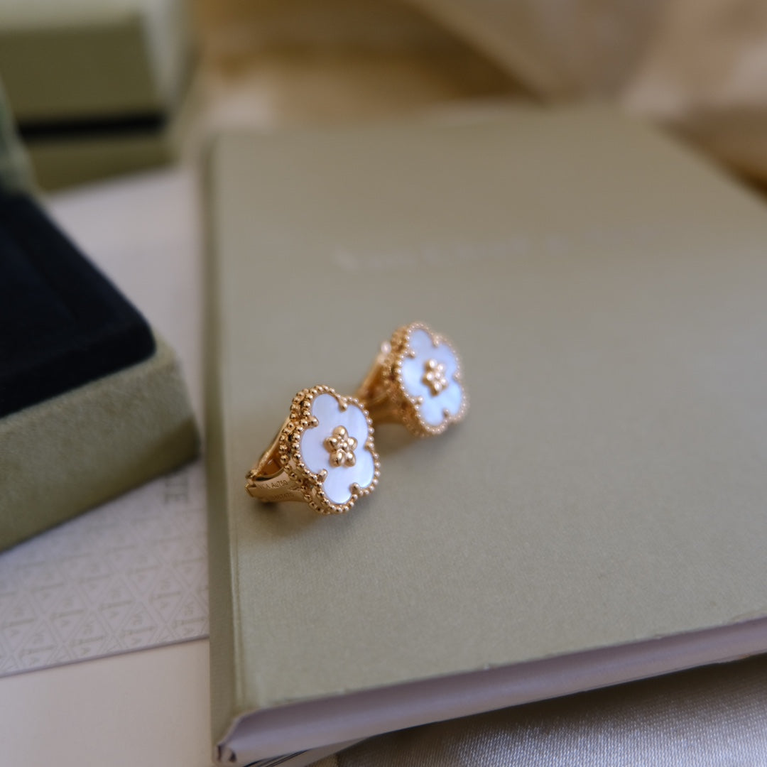2026 NEW STYLE LUCKY SPRING WHITE MOP EARRINGS