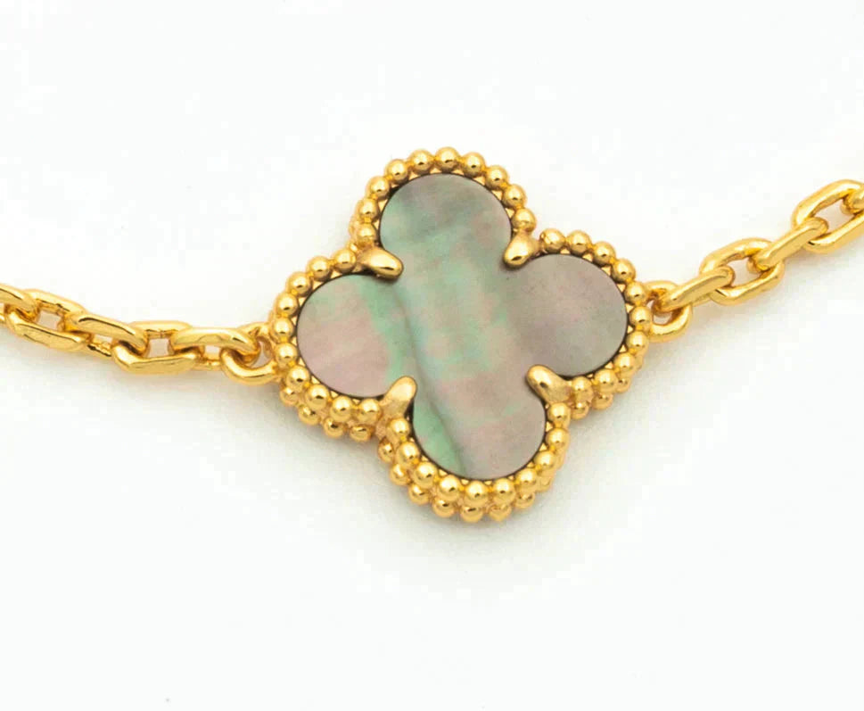 CLOVER 5 MOTIF GRAY MOP BRACELET COLLECTION