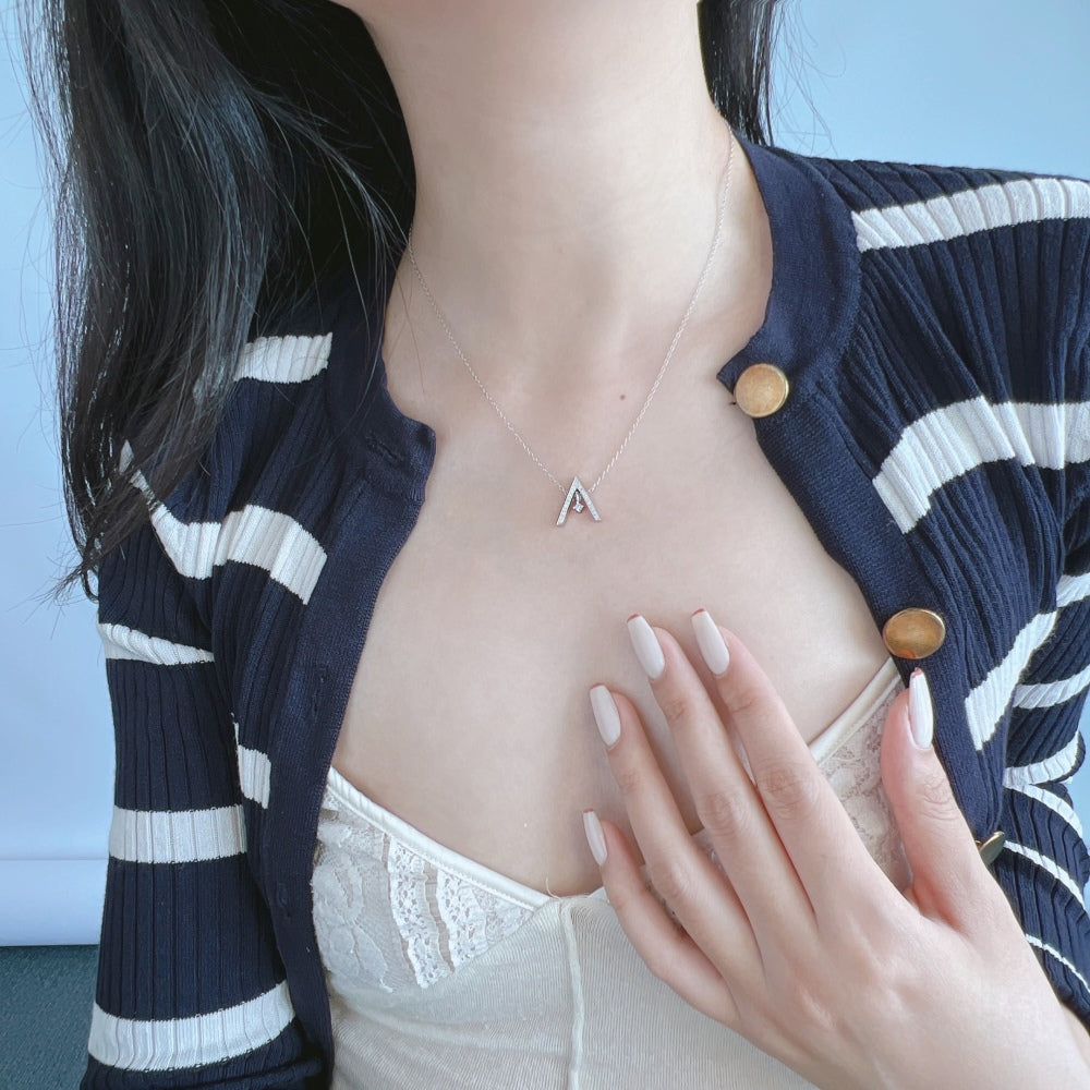 [HOT]キラキラ輝く「A」シェイプネックレス
