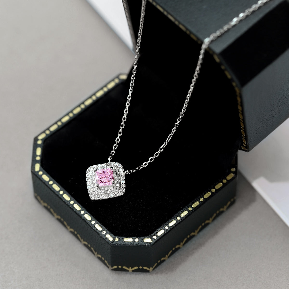 [HOT]輝くアッシャーカットネックレス