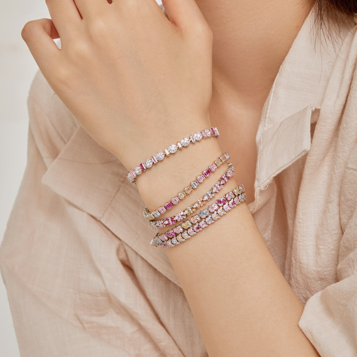 [HOT]繊細でカラフルなエメラルドカットのパーティーブレスレット