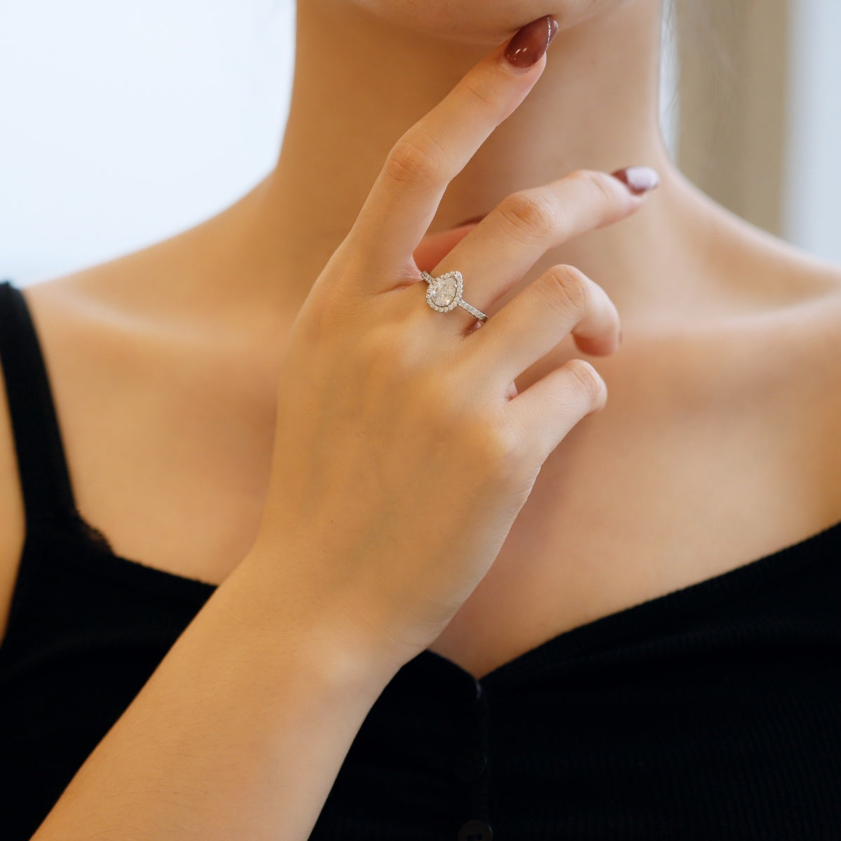[HOT]1.0カラットの豪華な輝くウォータードロップシェイプの結婚指輪