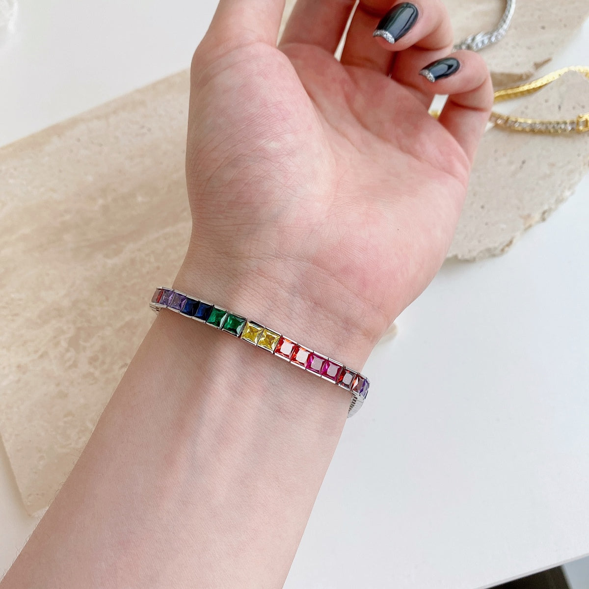 [HOT]輝くカラフルなプリンセスカットのテニスブレスレット
